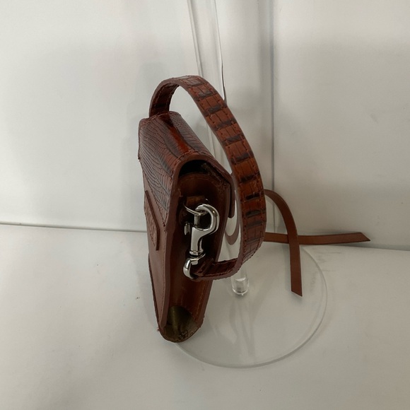 Ariat Brown Leather 4.5”Lx3”W Snap Close Case w/Silver Hardware, Tassel & Strap - Picture 10 of 16